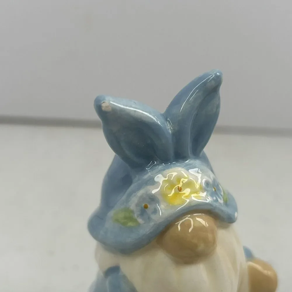 Gnome Ceramic And Ceramic‎ Carrot Salt & Pepper Shakers